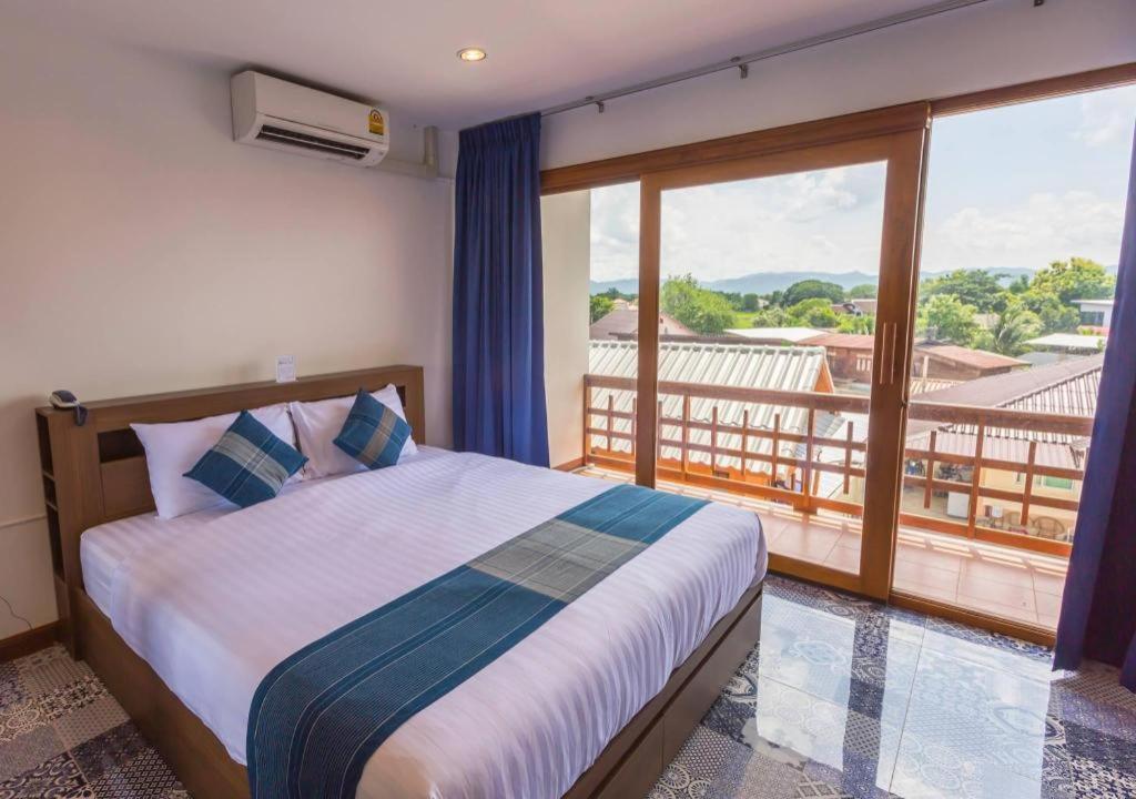 Hotel The Indigo House Phrae Esterno foto